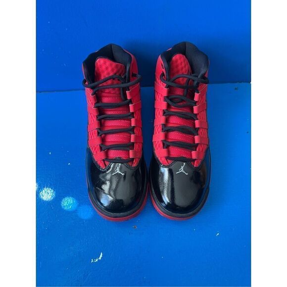 Nike Air Jordan Max Aura Mens Shoes Size 5Y Boys Sneakers Black Red CU4930-600 - Picture 3 of 6